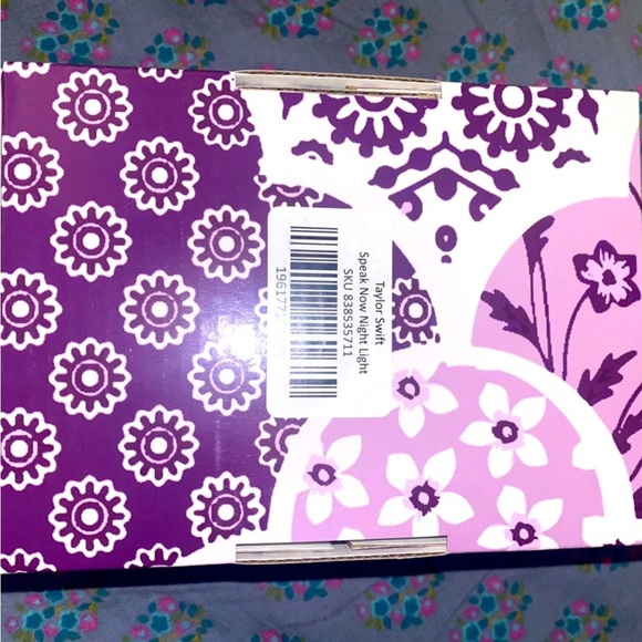 Taylor Swift “Speak Now” castle night light *Newinbox - Picture 6 of 6